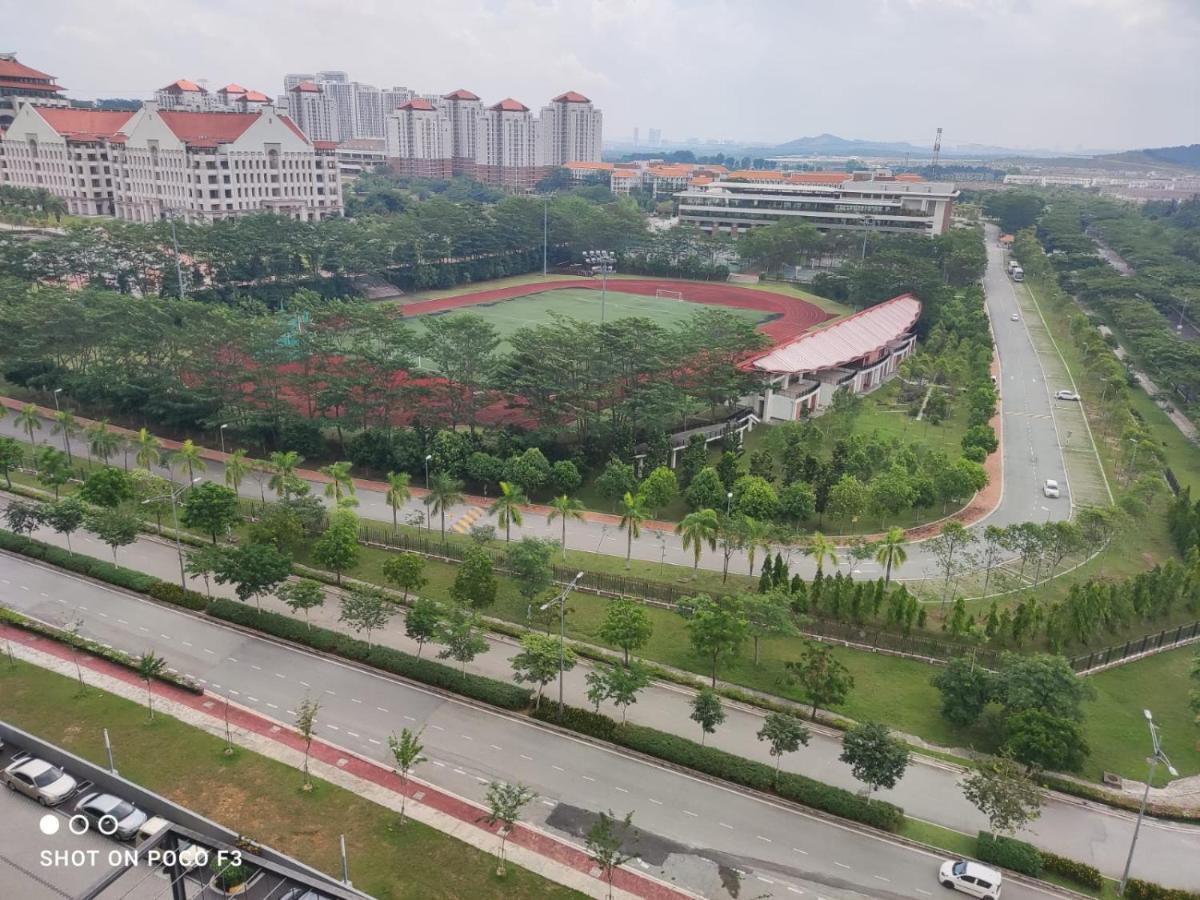 Cozy Unit- Bell Suites- Horizon Suites- Wifi- Netflix- Parking Swimming Pool- Klia Sepang Exterior photo