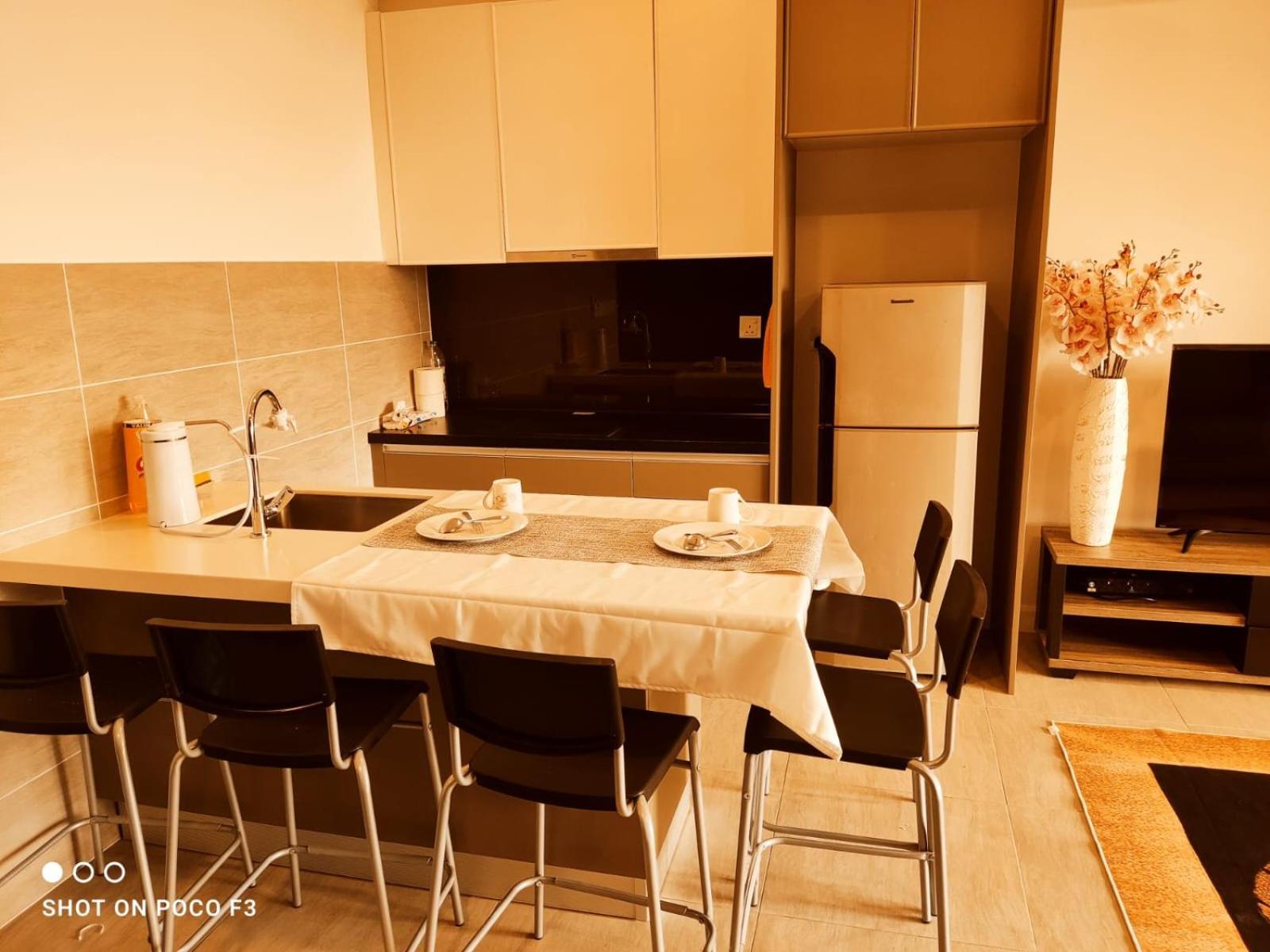 Cozy Unit- Bell Suites- Horizon Suites- Wifi- Netflix- Parking Swimming Pool- Klia Sepang Exterior photo